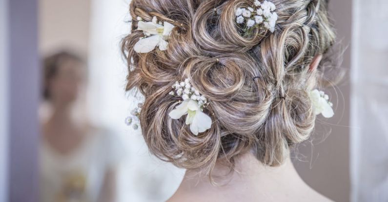 Hairstyle - Woman Wearing White Floral Hair Vine